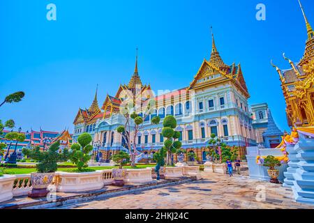 BANGKOK, THAILAND - 12. MAI 2019: Das Thronsaal-Gebäude oder Phra Thinang Chakri Maha Prasat des Großen Palastes, am 12. Mai in Bangkok, Thailand Stockfoto