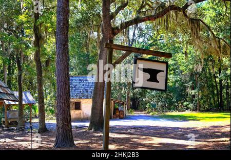 SAVANNAH, GEORGIA - 25. Oktober 2021: Savannah ist die älteste Stadt Georgiens. Von der historischen Architektur und den Kirchen bis zu den Parks und Denkmälern, Stockfoto