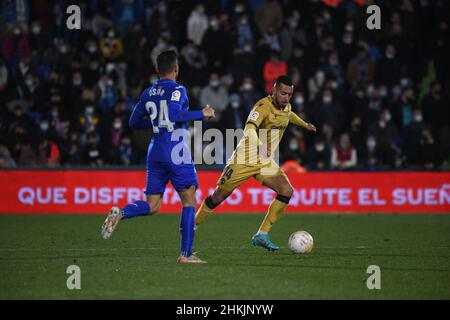 Getafe, Spanien. 04th. Februar 2022. GETAFE - 4. FEBRUAR: Vezo von Levante übergibt den Ball während des La Liga-Spiels zwischen Getafe und Levante im Coliseum Alfonso Pérez Stadium am 4. Februar 2022 in Getafe, Spanien. (Foto von Sara Aribó/PxImages) Credit: Px Images/Alamy Live News Stockfoto