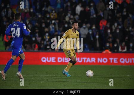 Getafe, Spanien. 4th. Februar 2022. GETAFE - 4. FEBRUAR: Vezo von Levante kontrolliert den Ball während des La Liga-Spiels zwischen Getafe und Levante im Coliseum Alfonso Pérez Stadium am 4. Februar 2022 in Getafe, Spanien. (Bild: © Sara Arib/PX Imagens via ZUMA Press Wire) Bild: ZUMA Press, Inc./Alamy Live News Stockfoto