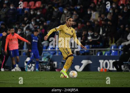 Getafe, Spanien. 4th. Februar 2022. GETAFE - 4. FEBRUAR: Caceres von Levante fährt den Ball während des La Liga-Spiels zwischen Getafe und Levante im Coliseum Alfonso Pérez Stadium am 4. Februar 2022 in Getafe, Spanien. (Bild: © Sara Arib/PX Imagens via ZUMA Press Wire) Bild: ZUMA Press, Inc./Alamy Live News Stockfoto