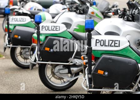 Geparkte Polizeimotorräder, Deutschland Stockfoto