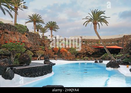 Jameos del Aqua, Pool in einem Vulkanrohr, Punta Mujeres, Kanarische Inseln, Lanzarote Stockfoto