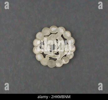 Kunst inspiriert von Ornament mit Design des Drachen umgeben von kreisförmigen Rand der Radungen, Chinesisch, Western Han-Dynastie, 206 v. Chr.-AD 9, c.3rd Jahrhundert v. Chr., Glas, China, Asien, Glaswaren, Skulptur, Durchmesser: 2 3/16 Zoll (5,5 cm, Classic Works modernisiert von Artotop mit einem Schuss Moderne. Formen, Farbe und Wert, auffällige visuelle Wirkung auf Kunst. Emotionen durch Freiheit von Kunstwerken auf zeitgemäße Weise. Eine zeitlose Botschaft, die eine wild kreative neue Richtung verfolgt. Künstler, die sich dem digitalen Medium zuwenden und die Artotop NFT erschaffen Stockfoto