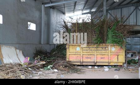 Voll Mülleimer Stockfoto