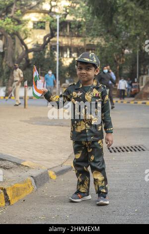 Junge in Armeeuniformen sind gekommen, um den Tag der Republik im Shivaji Park Mumbai Mahara zu feiern Stockfoto
