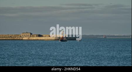 Landschaftlich schöner Blick auf den Leuchtturm von Dun Laoghaire in Irland Stockfoto