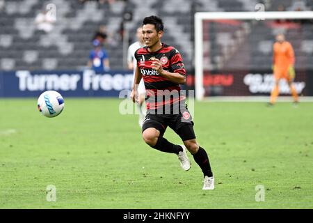 Sydney, Australien. 05th. Februar 2022. 5th February 2022 : CommBank Stadium, Sydney, Australien; A-League Football Sydney Wanderers versus Western United; Keijiro Ogawa von Western Sydney Wanderers läuft auf den Ball Kredit: Action Plus Sports Images/Alamy Live News Stockfoto