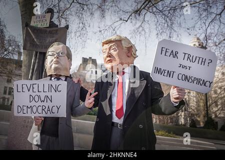 London, Großbritannien. 5th. Februar 2022. Wahlen Bill Protest auf dem Parliament Square. Die Demonstranten versammeln sich, um gegen die derzeitigen Regierungen zu protestieren, die ihre demokratischen Rechte einnivellieren und kompromittieren. Kredit: Guy Corbishley/Alamy Live Nachrichten Stockfoto