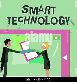 Text mit Inspiration Smart Technology. Konzeptionelle Fotogeräte oder Geräte, die einen eingebauten Computer oder Chip Kollegen Building New Project hat Stockfoto