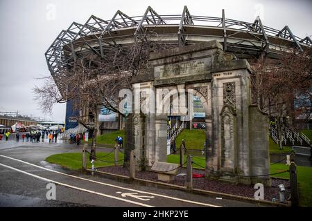 Edinburgh, Großbritannien. 05th. Februar 2022. 5th. Februar 2022: Murrayfield Stadium, Edinburgh, Schottland; 6-Nationen Internationales Rugby, Schottland gegen England; Das Kriegsdenkmal außerhalb des Murrayfield-Stadions Credit: Action Plus Sports Images/Alamy Live News Credit: Action Plus Sports Images/Alamy Live News Stockfoto