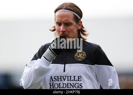 Peterborough, Großbritannien. 05th. Februar 2022. 5th. Februar 2022 : Weston Homes Stadium, Peterborough, Cambridgeshire, England; FA Cup Football, Peterborough versus Queens Park Rangers; Stefan Johansen von Queens Park Rangers während des Vormatches Kredit: Action Plus Sports Images/Alamy Live News Stockfoto