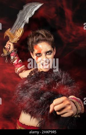 KRIEGERIN. CHARAKTERISIERUNG. COSPLAY Stockfoto