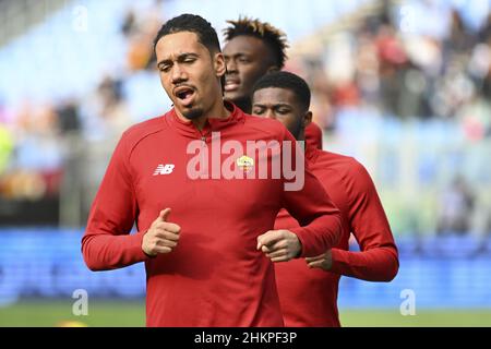 Rom, Italien. 05th. Februar 2022. Chris Smalling von A.S. Roma während des 24th. Tages der Serie A Meisterschaft zwischen A.S. Roma und Genua CFC am 5th. Februar 2022 im Stadio Olimpico in Rom, Italien. Quelle: Live Media Publishing Group/Alamy Live News Stockfoto