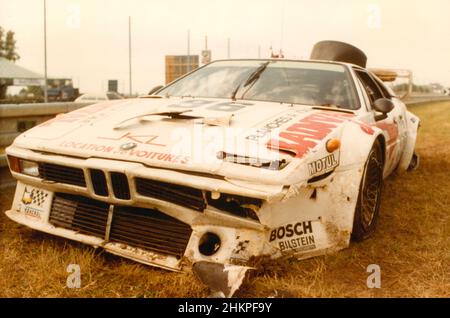 24 Stunden Le Mans ist ein Langstreckenrennen, das in der Nähe der Stadt Le Mans, Frankreich, stattfindet. Le Mans 24-Stunden-Motorrennen 1980, Auto gezeigt BMW M1 Team Garage du Bac, gesponsert von Sainval / Garage Du Bac, gefahren von Frederic Alliot und Jacques Guerin Stockfoto