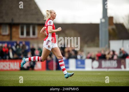 London, Großbritannien. 05th. Februar 2022. Stina Blackstenius (25 Arsenal) beim Barclays FA Womens Super League-Spiel zwischen Arsenal und Manchester United im Meadow Park in London, England. Liam Asman/SPP Credit: SPP Sport Press Photo. /Alamy Live News Stockfoto