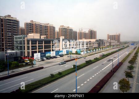 Am Stadtrand von Songjiang, in der Neuen Stadt, wurde die Themse Town, eine der ersten ausländischen Städte Shanghais, realisiert. Stockfoto