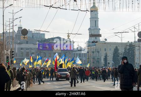 Manifestation der Einheit der Ukraine, angesichts der Truppenkonzentration für die militärische Aggression Russlands. Charkiw, Ukraine Stockfoto