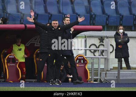 Rom, Italien. 05th. Februar 2022. Mitarbeiter von A.S. Roma während des 24th. Tages der Serie A Meisterschaft zwischen A.S. Roma und Genua FC am 5th. Februar 2022 im Stadio Olimpico in Rom, Italien. Kredit: Unabhängige Fotoagentur/Alamy Live Nachrichten Stockfoto