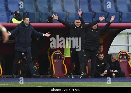 Rom, Italien. 05th. Februar 2022. Mitarbeiter von A.S. Roma während des 24th. Tages der Serie A Meisterschaft zwischen A.S. Roma und Genua FC am 5th. Februar 2022 im Stadio Olimpico in Rom, Italien. Kredit: Unabhängige Fotoagentur/Alamy Live Nachrichten Stockfoto