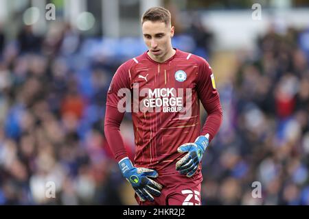 PETERBOROUGH, GROSSBRITANNIEN. FEBRUAR 5TH. Steven Benda von Peterborough United während des Spiels der vierten Runde des Emirates FA Cup zwischen Peterborough United und den Queens Park Rangers im Weston Homes Stadium, Peterborough, am Samstag, den 5th. Februar 2022. (Kredit: James Holyoak | MI News) Kredit: MI Nachrichten & Sport /Alamy Live News Stockfoto