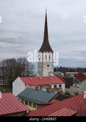 Rakvere, Estland - 13. November 2021: Lutherische Kirche Stockfoto