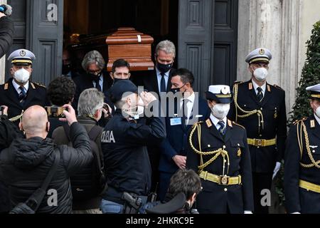 Rom, Italien. 05th. Februar 2022. Rom, Monica Vittis Beerdigung in der Kirche der abgebildeten Künstler: Kredit: Unabhängige Fotoagentur/Alamy Live News Stockfoto