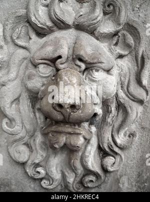 Löwenkopf als Ornament auf einem 16th. Jahrhundert alten Gebäude in Bremen Stockfoto