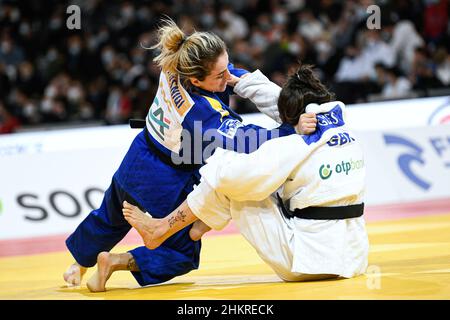 Die -52 kg schwere Distria Krasniqi aus dem Kosovo tritt während des Paris Grand Slam 2022, IJF World Judo Tour am 5. Februar 2022 in der Accor Arena in Paris, Frankreich, an - Foto Victor Joly / DPPI Stockfoto