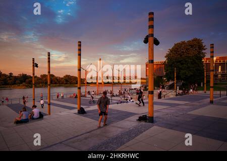 Warschauer Weichsel, Warszawa bulwar Bohdana Grzymaly-Siedleckiego. Stockfoto