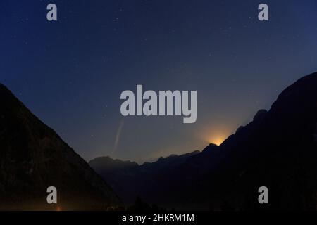 Anlegezeit über den slowenischen alpen, Fluss Soča-Isonzo, Slowenien Stockfoto