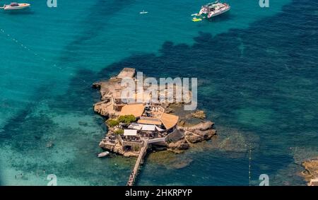 Luftbild, Restaurant Illeta auf kleiner Insel mit Steg am Strand Platja de Camp de Mar, Andratx, Mallorca, Balearen, Spanien, Calvià, es, Euro Stockfoto