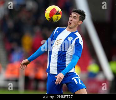 Stoke, England, 5th. Februar 2022. Jamie McGrath von Wigan Athletic während des Emirates FA Cup-Spiels im bet365 Stadium, Stoke. Bildnachweis sollte lauten: Andrew Yates / Sportimage Stockfoto