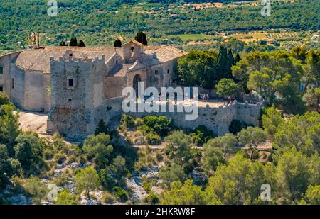 Luftaufnahme, Berg Puig de Maria mit Santuari de la Mare de Déu del Puig, ehemaliges Kloster und Kapelle, Pollença, Mallorca, Balearen, Spanien Stockfoto