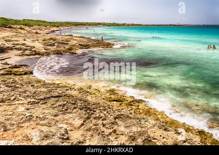 Der malerische Strand von Punta della Suina in der Nähe von Gallipoli in Salento, Apulien, Italien Stockfoto