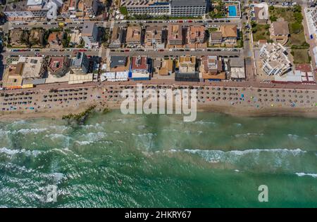 Luftbild, Strand und Strandleben, Platja de Muro, Muro, Balearen, Mallorca, Spanien, es, Europa, Luftaufnahme, Luftaufnahmen, Luftbild Stockfoto