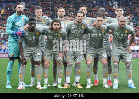 Rom, Italien. 05th. Februar 2022. Spieler aus Genua: Salvatore Sirigu von Genua FC, Silvan Hefti von Genua FC, Mattia Bani von Genua FC, Zinh Vanheusden von Genua FC, Johan Vasquez von Genua FC, Stefano Sturaro von Genua FC, Milan Badelj von Genua FC, Caleb Ekuban von Genua FC, Manolo Portanova von Genua FC, Kelvin Yeboah von Genua CFC, Mattia Destro von Genua CFC während der Serie A Fußballspiel zwischen AS Roma und Genua CFC im Olimpico-Stadion in Rom (Italien), 5th. Februar 2022. Foto Antonietta Baldassarre/Insidefoto Kredit: Insidefoto srl/Alamy Live News Stockfoto