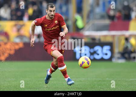 Rom, Italien. 05th. Februar 2022. Henrikh Mkhitaryan von AS Roma während des Fußballspiels der Serie A zwischen AS Roma und dem FC Genua im Olimpico-Stadion in Rom (Italien), 5th. Februar 2022. Foto Antonietta Baldassarre/Insidefoto Kredit: Insidefoto srl/Alamy Live News Stockfoto