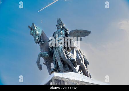 Bronzestatue des deutschen Kaiser Wilhelm I. aus dem niedrigen Winkel gesehen Stockfoto