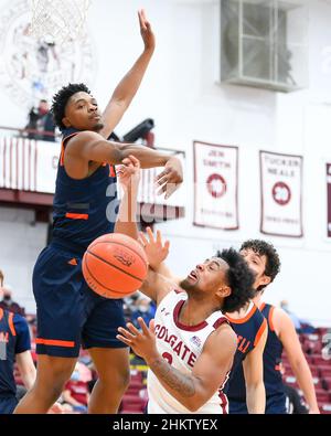 2. Februar 2022: Bucknell Bison Forward Malachi Rhodes (3) blockiert den Schuss von Colgate Raiders Wache Nelly Cummings (0) während der ersten Hälfte eines NCAA College-Basketballspiels am, Mittwoch, 2. Februar 2022, Am Cotterell Court in Hamilton, New York. Colgate besiegte Bucknell 83-69. Rich Barnes/CSM Stockfoto