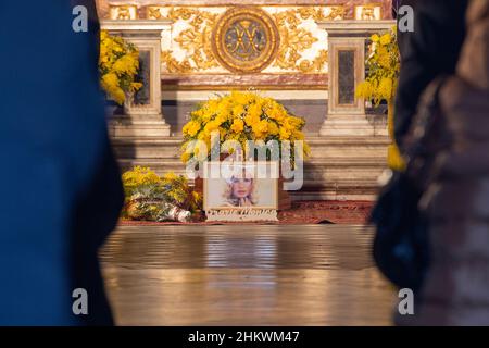 Rom, Italien. 05th. Februar 2022. Ein Moment der Beerdigung von Monica Vitti (Foto: Matteo Nardone/Pacific Press) Quelle: Pacific Press Media Production Corp./Alamy Live News Stockfoto