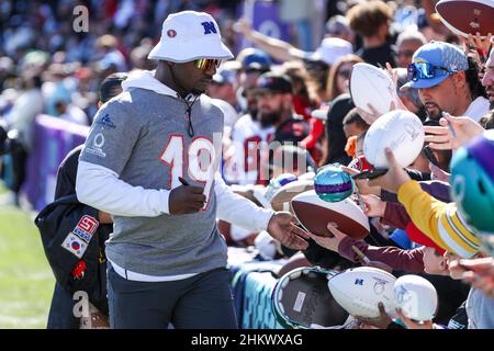 Las Vegas, Nevada, USA. 5th. Februar 2022. Deebo Samuel (19), 49ers-breiter Empfänger aus San Francisco, signierte Autogramme während des NFC Pro Bowl-Trainings im Las Vegas Ballpark in Las Vegas, Nevada. Darren Lee/CSM/Alamy Live News Stockfoto