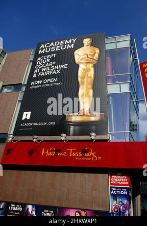Los Angeles, Kalifornien, USA 1st. Februar 2022 Ein allgemeiner Blick auf die Atmosphäre des Academy Museums Billboard im Madame Tussauds Wachsfigurenkabinett am 1. Februar 2022 in Los Angeles, Kalifornien, USA. Foto von Barry King/Alamy Stockfoto Stockfoto