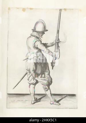 Kunst inspiriert von Soldier, der sein Ruder mit beiden Händen aufrecht vor sich hält (Nr. 1) 20), c. 1600, Ein Soldat, voller Länge, rechts, hält ein Ruder (eine bestimmte Art von Schusswaffe) mit beiden Händen vor sich, zeigt das Fass nach oben, um es nach links zu bringen (nein 20), c. 1600, Classic Works modernisiert von Artotop mit einem Schuss Moderne. Formen, Farbe und Wert, auffällige visuelle Wirkung auf Kunst. Emotionen durch Freiheit von Kunstwerken auf zeitgemäße Weise. Eine zeitlose Botschaft, die eine wild kreative neue Richtung verfolgt. Künstler, die sich dem digitalen Medium zuwenden und die Artotop NFT erschaffen Stockfoto