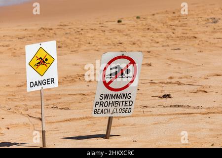 Gefahr und Schwimmen am geschlossenen Strand, Avalon Beach, NSW, Australien, verboten Stockfoto