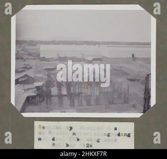 Kunst inspiriert von View of: Atelier c.s. und Groote materialsengoedang mit teilweise Fabrikgebäude. Oktober 1926., Blick auf verschiedene Gebäude und Schuppen im Bau auf dem Werksgelände, Oktober 1926. Als Teil des Fotoalbums mit Fotos vom Bau der Zuckerfabrik AT modernisierte Classic Works von Artotop mit einem Schuss Moderne. Formen, Farbe und Wert, auffällige visuelle Wirkung auf Kunst. Emotionen durch Freiheit von Kunstwerken auf zeitgemäße Weise. Eine zeitlose Botschaft, die eine wild kreative neue Richtung verfolgt. Künstler, die sich dem digitalen Medium zuwenden und die Artotop NFT erschaffen Stockfoto