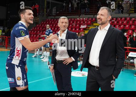 PalaBarton, Perugia, Italien, 05. Februar 2022, Vukasinovic marko &#XA; (n.1 consar ravenna)grbic nikola (1 Grad Sicherheit conad perugia) emanuele zanini ( Stockfoto