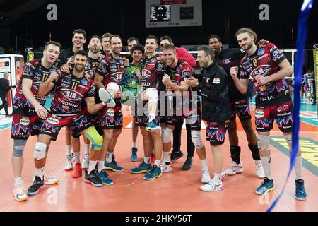 Perugia, Italien. 05th Feb, 2022. sir Safety conad perugia esulta per la vittoria während der Sir Safety Conad Perugia vs Consar Ravenna, Volleyball Italienische Serie A Männer Superliga Meisterschaft in Perugia, Italien, Februar 05 2022 Quelle: Independent Photo Agency/Alamy Live News Stockfoto