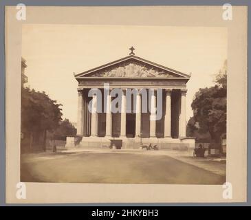 Kunst inspiriert vom Blick auf die Église de la Madeleine in Paris, Paris, 1850 - 1900, Karton, Albumdruck, Höhe 246 mm × Breite 301 mm, Classic Works modernisiert von Artotop mit einem Schuss Modernität. Formen, Farbe und Wert, auffällige visuelle Wirkung auf Kunst. Emotionen durch Freiheit von Kunstwerken auf zeitgemäße Weise. Eine zeitlose Botschaft, die eine wild kreative neue Richtung verfolgt. Künstler, die sich dem digitalen Medium zuwenden und die Artotop NFT erschaffen Stockfoto