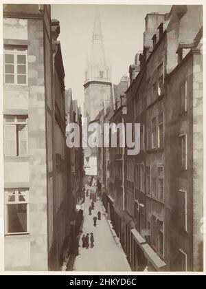 Kunst inspiriert von Straße und Kathedrale Saint-Vincent in Saint-Malo, Saint-Malo. - La Grande-Rue, Neurdein Frères, Saint-Malo, 1863 - 1900, Papier, Karton, Albumendruck, Höhe 274 mm × Breite 205 mmhöhe 452 mm × Breite 315 mm, Classic Works modernisiert von Artotop mit einem Schuss Moderne. Formen, Farbe und Wert, auffällige visuelle Wirkung auf Kunst. Emotionen durch Freiheit von Kunstwerken auf zeitgemäße Weise. Eine zeitlose Botschaft, die eine wild kreative neue Richtung verfolgt. Künstler, die sich dem digitalen Medium zuwenden und die Artotop NFT erschaffen Stockfoto